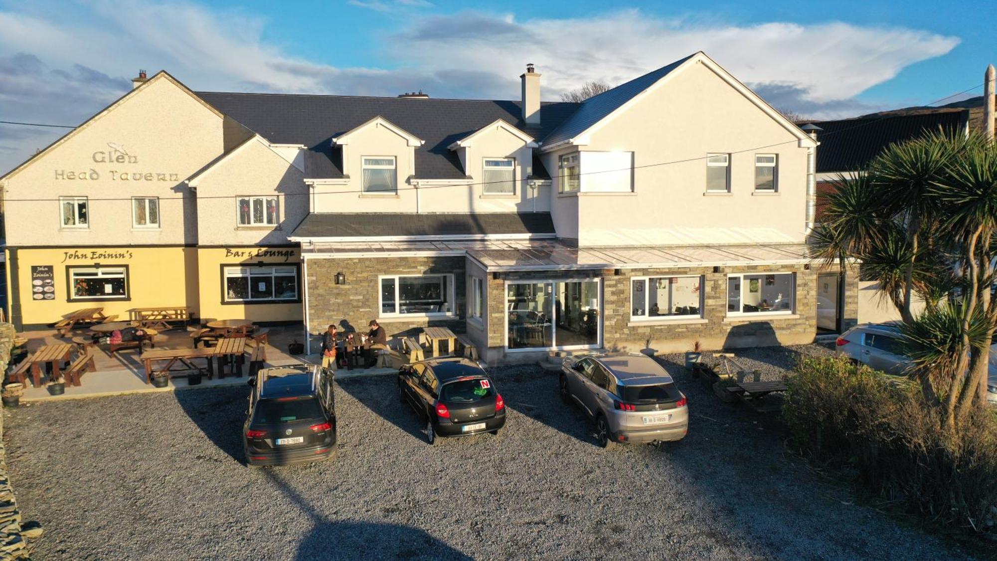 John Eoinin'S Bar And Accommodation Glencolumbkille Exteriör bild